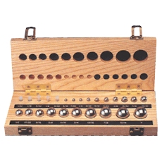 Measuring balls in a set made of stainless steel or tungsten carbide with a tolerance of ± 1µm. Nominal size-ø 1 mm - 25 mm, Steps 1 mm or 0,5 mm. Delivery in a wood case.